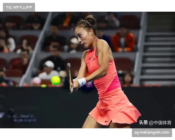 中国网球公开赛赛场突生变故郑钦文因伤无奈退赛球迷关注健康状况